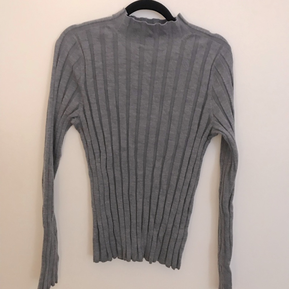 Everlane grey broadly-ribbed turtleneck sweater